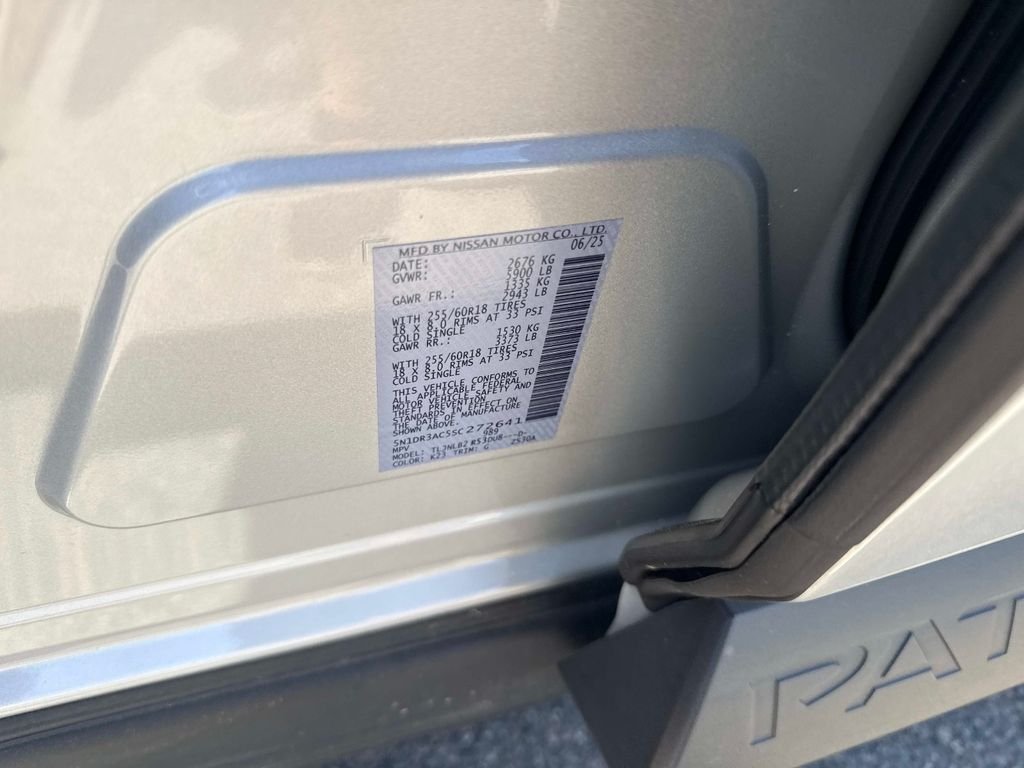 Used 2025 Silver Nissan S image 18