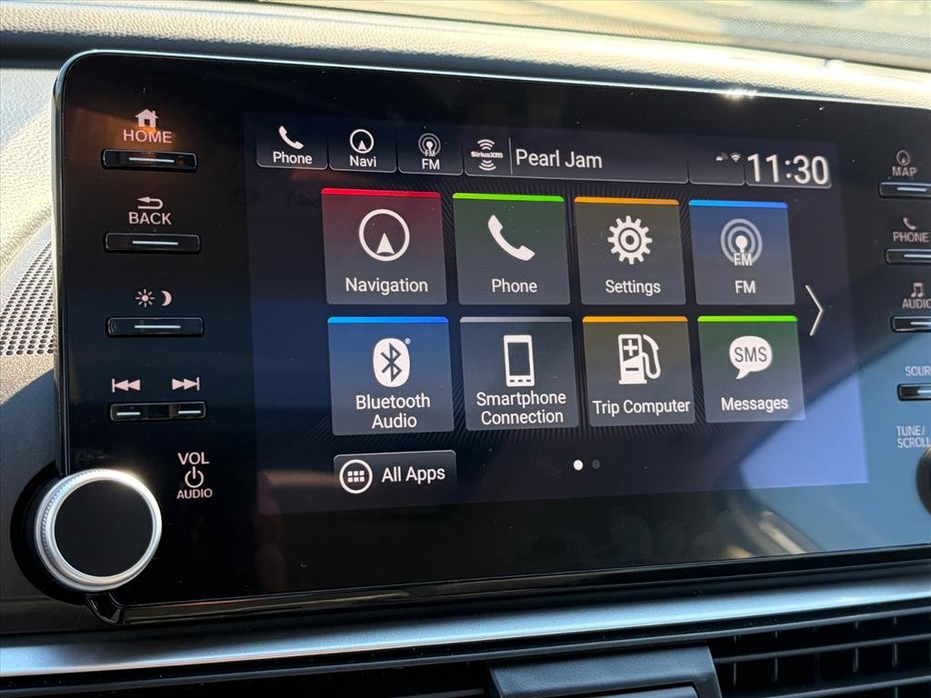 Used 2021 Lunar Silver Metallic Honda Touring image 19
