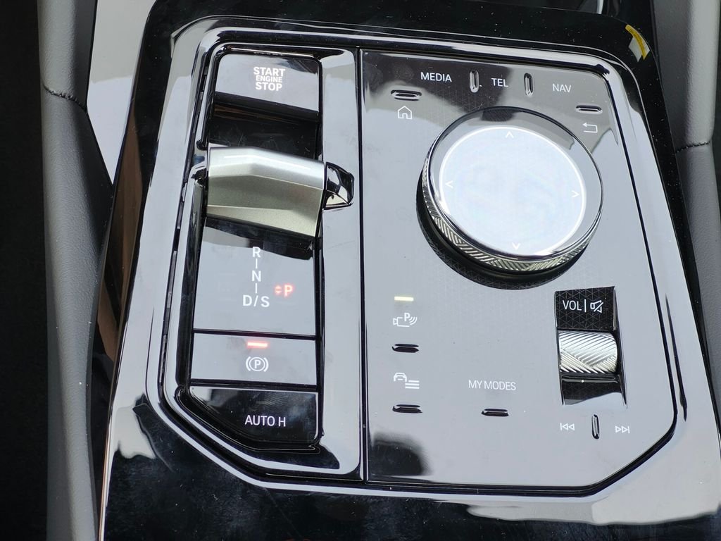 New 2027 Black BMW 540i xDrive image 23