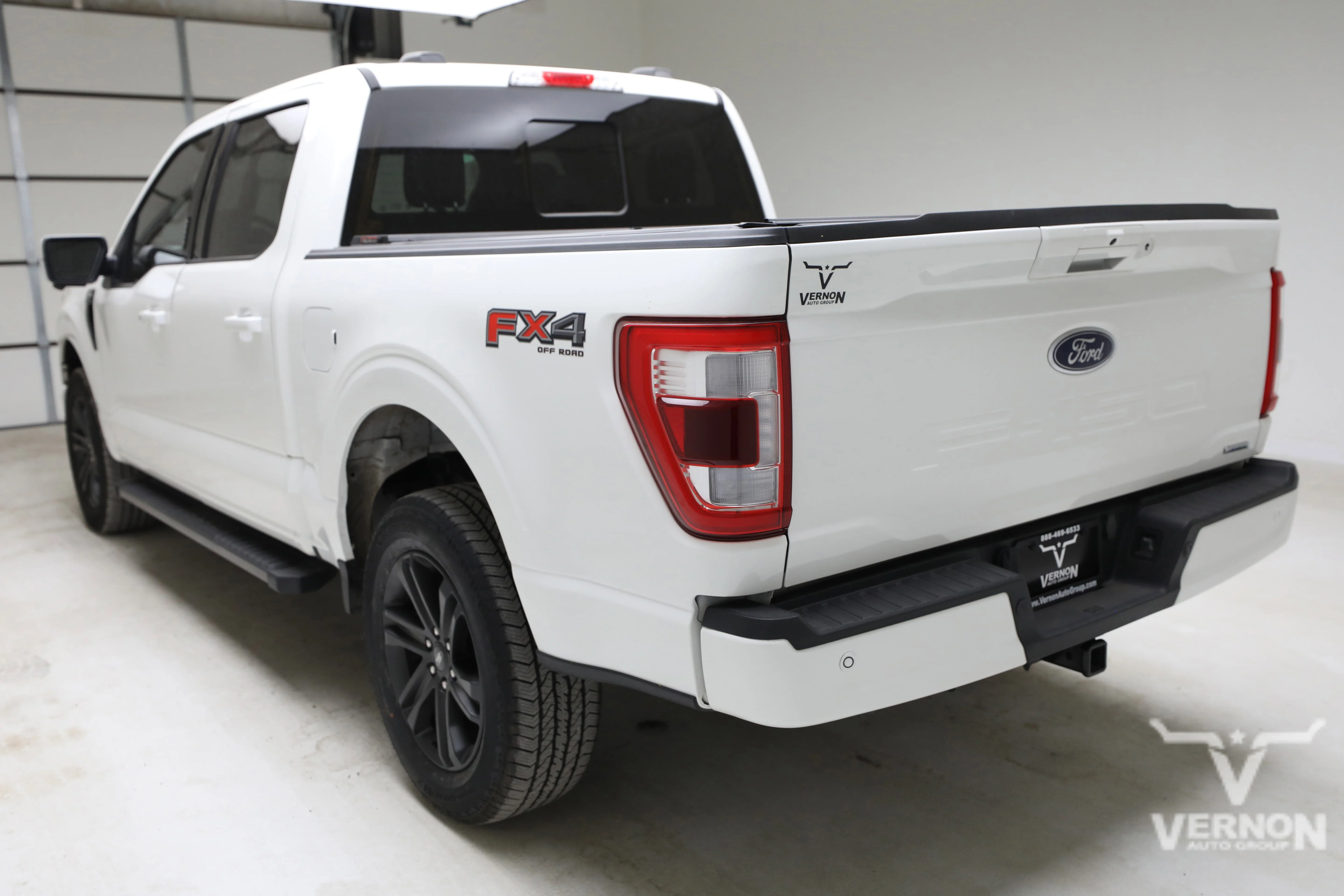 Pre-Owned 2023 Ford F-150 Lariat Crew Cab 4x4 Fx4