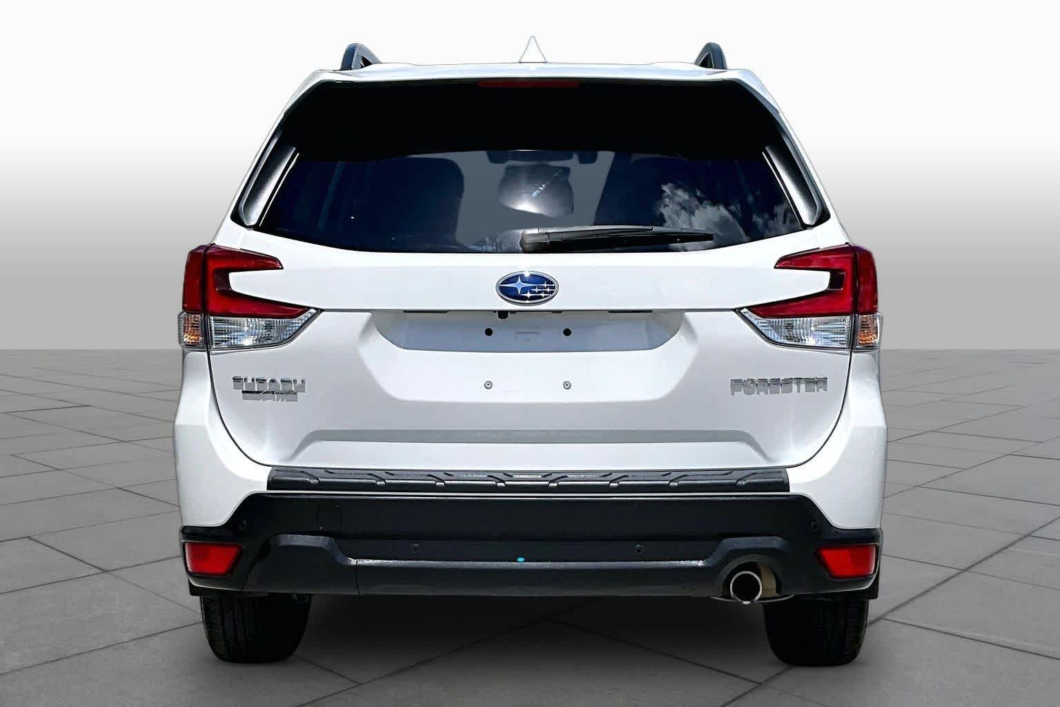 Used 2021 Crystal White Pearl Subaru Limited image 5