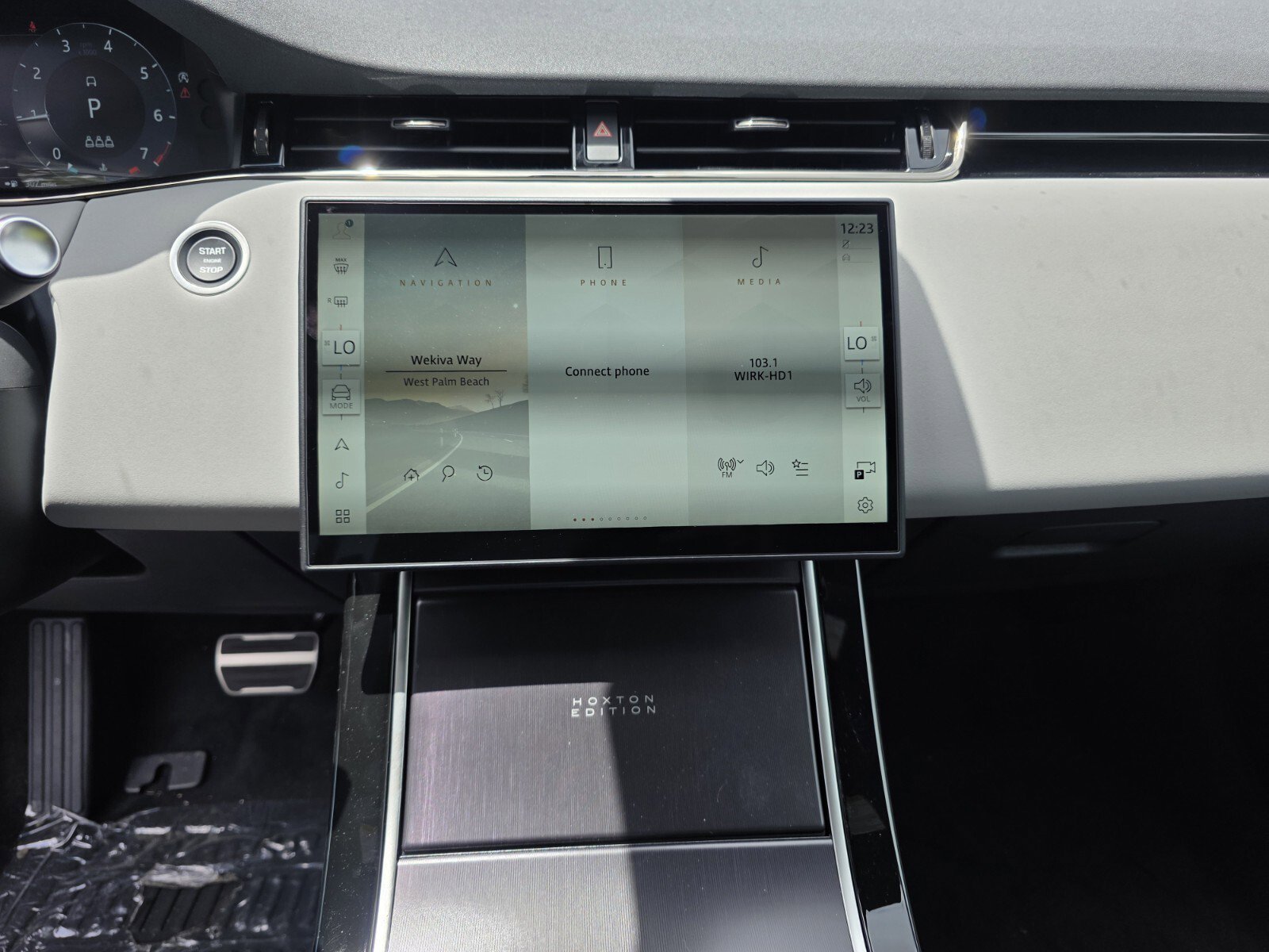 New 2026 Tribeca Blue Land Rover Hoxton Edition image 17