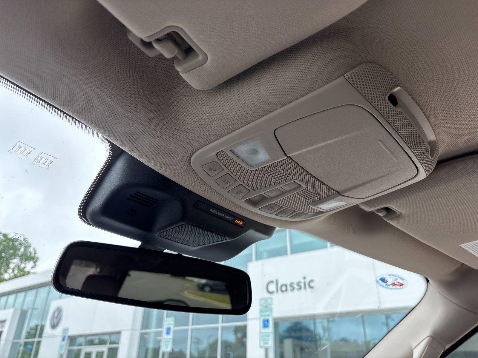 Used 2024 Iconic Silver Ford Limited image 29