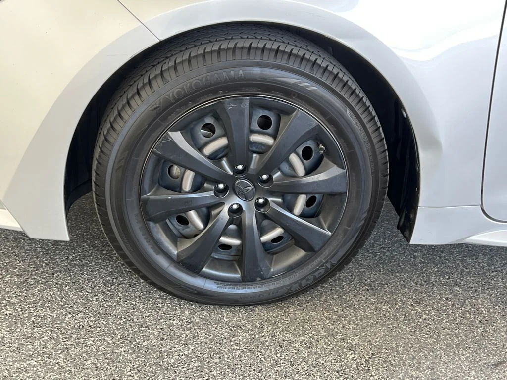 Used 2021 Silver Toyota LE image 27