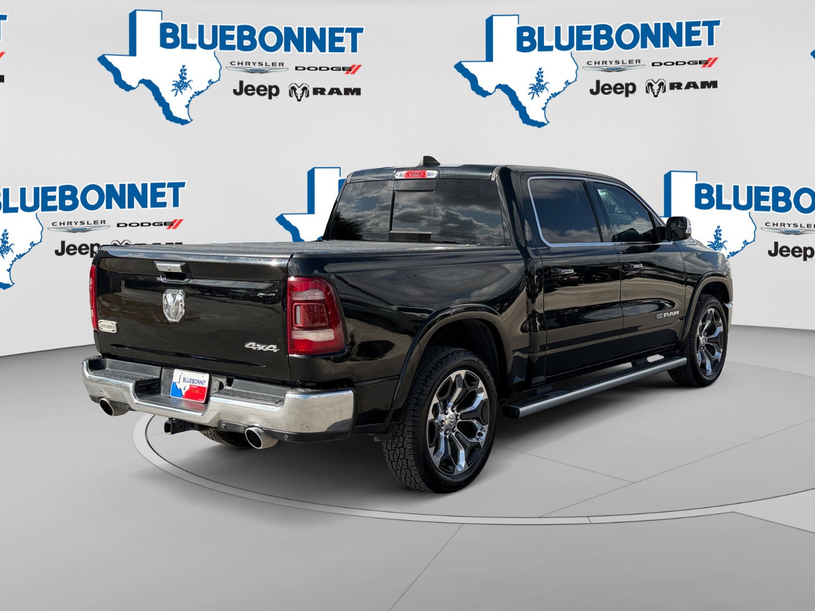 Used 2019 Diamond Black Crystal Pearlcoat Ram Longhorn image 5