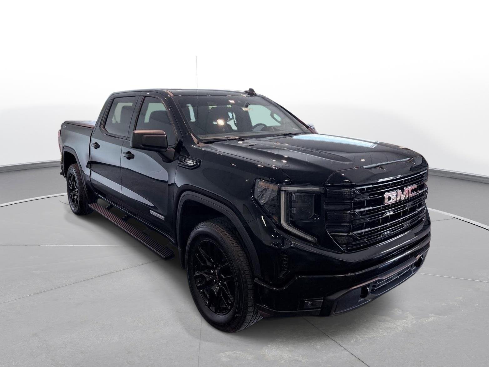 Used 2024 Onyx Black GMC Elevation image 7