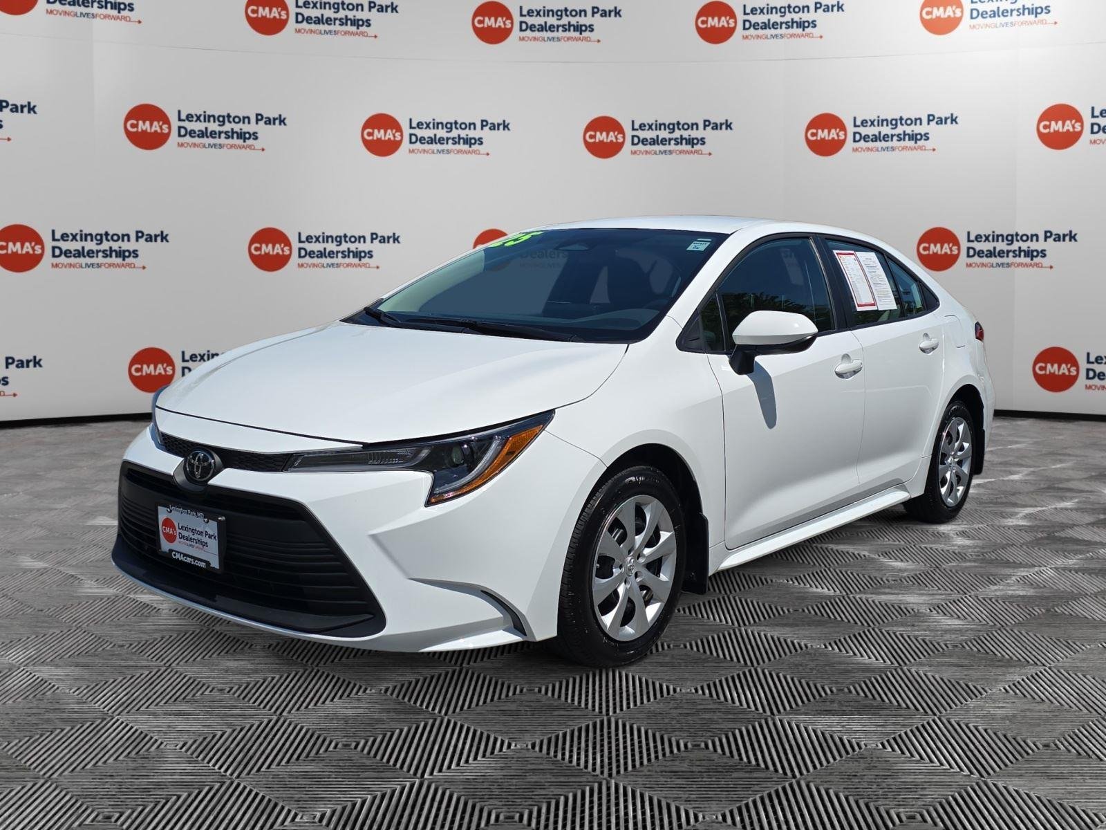 Used 2025 Ice Cap Toyota LE image 3