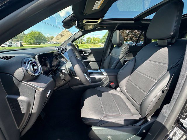 New 2027 Obsidian Black Metallic Mercedes-Benz GLC 300 image 53