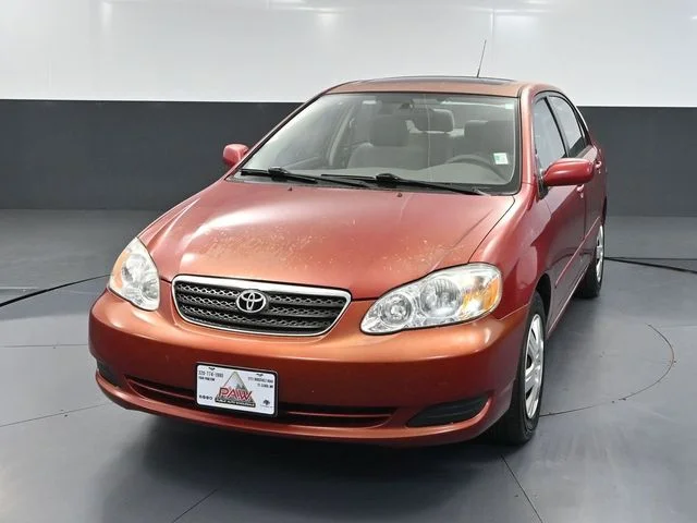 Used 2005 Red Toyota LE image 10