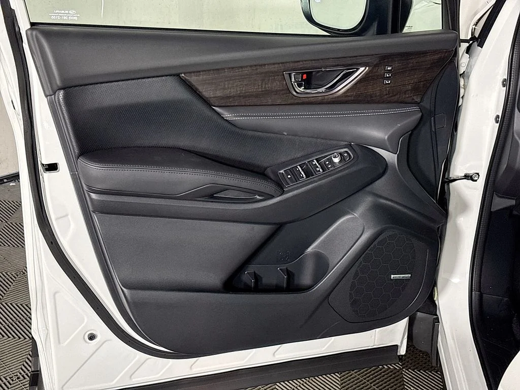 New 2026 CRYSTAL WHITE PEARL Subaru Touring 7-Passenger image 10