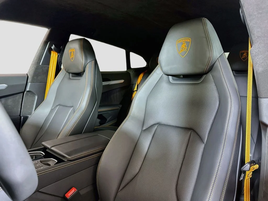 Used 2024 Black Lamborghini S image 24