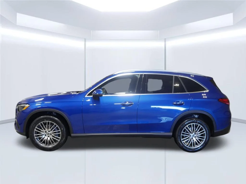 2026 Mercedes-Benz GLC Base - Photo 2