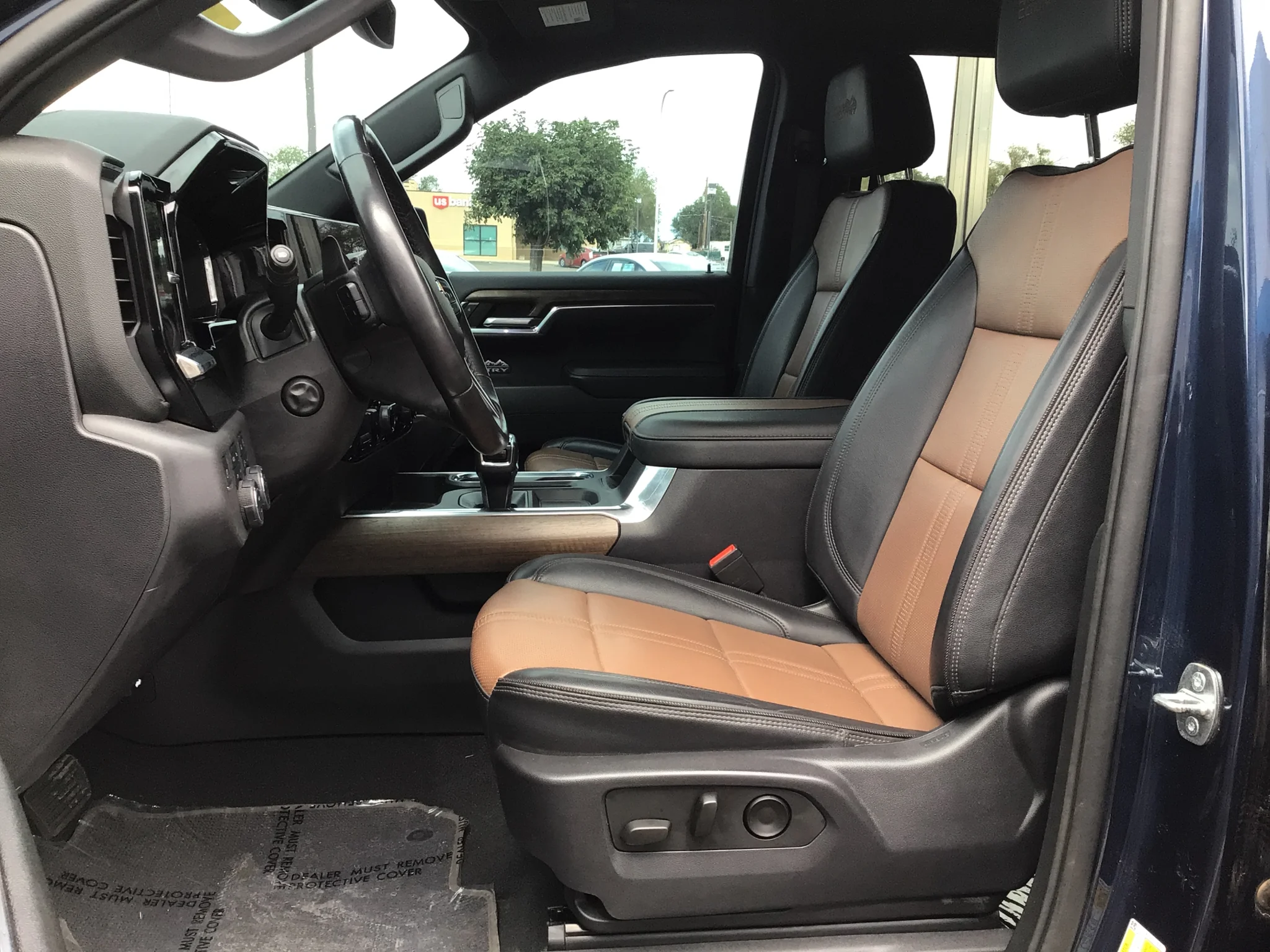 Used 2023 NORTHSKY BLUE METALLIC Chevrolet High Country image 8