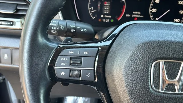 Used 2025  Honda Touring image 23