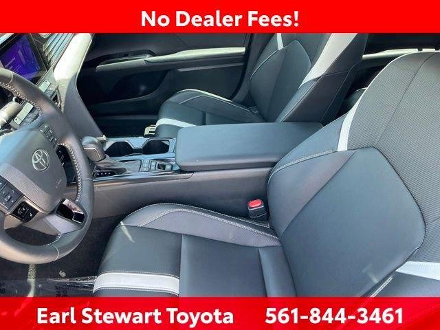 Certified Used 2025 PRECIOUS METAL Toyota  image 19