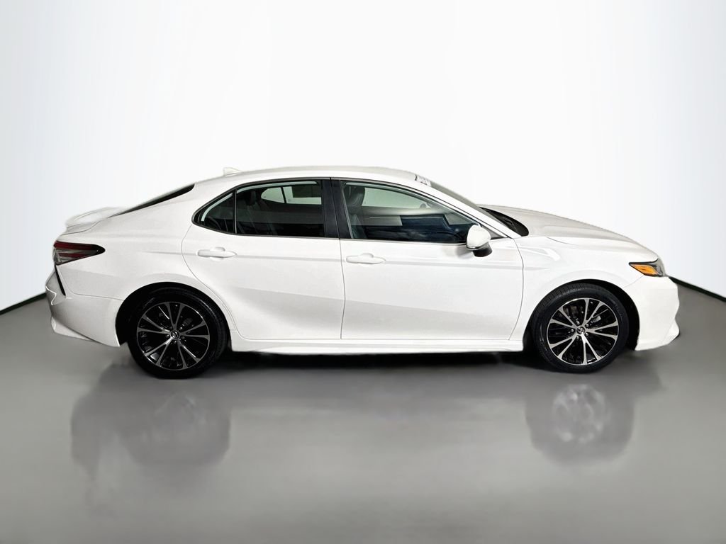 Used 2019 White Toyota  image 8