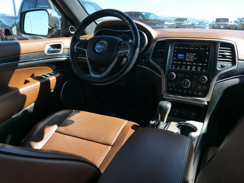 Certified Used 2017 Velvet Jeep Summit image 24