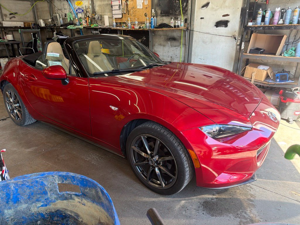 Used 2016 Red Mazda Grand Touring image 4