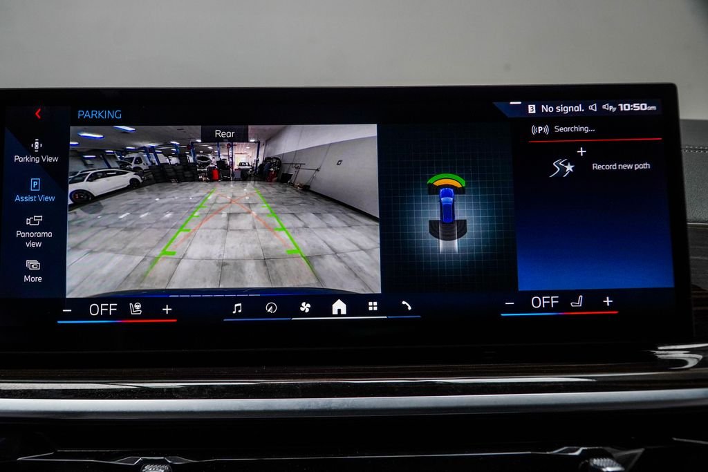 Used 2024 Blue BMW M60i image 36