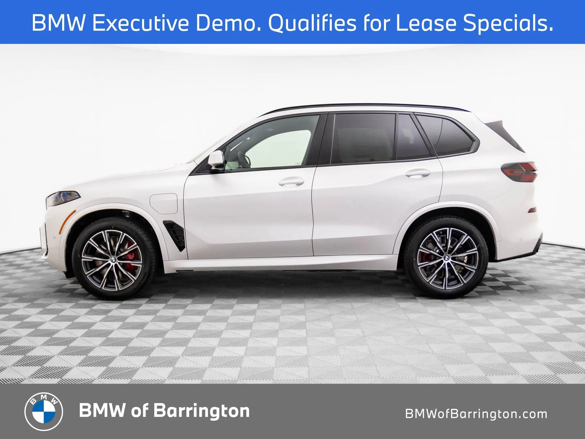 New 2026 White BMW xDrive50e image 2