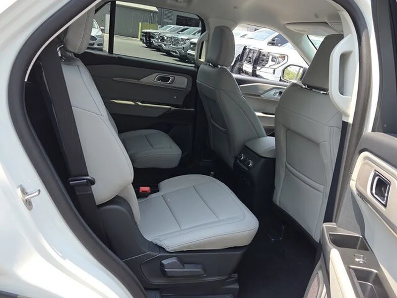 New 2026 Star White Metallic Tri-Coat Ford Active image 17