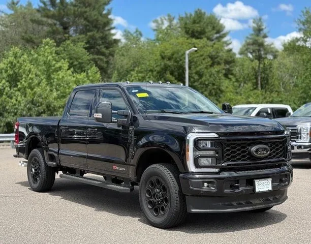 2026 Ford Super Duty F-350® Lariat®