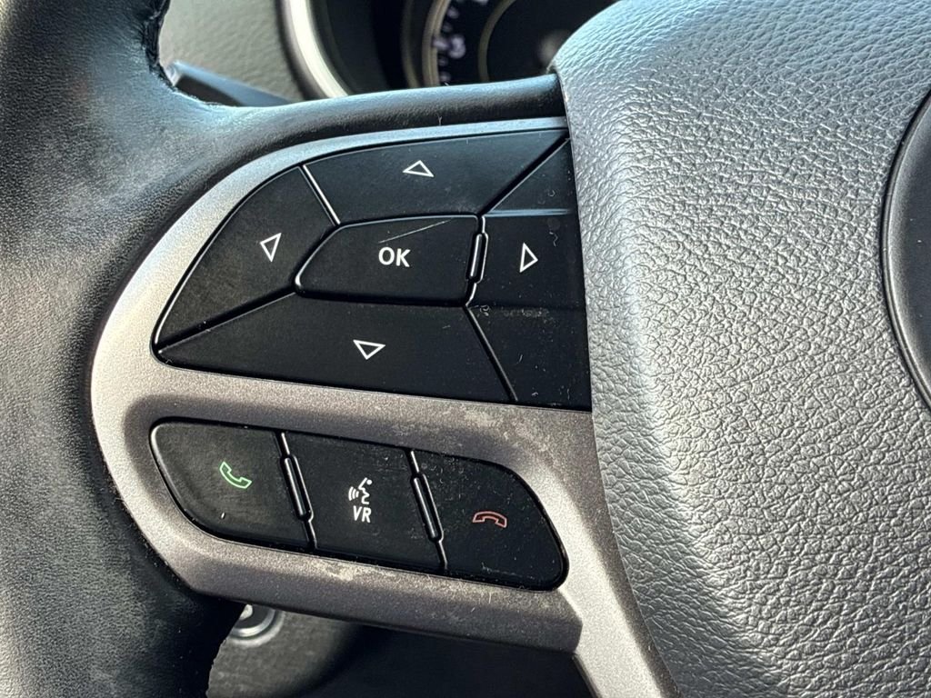 Used 2019 Black Jeep Latitude Plus image 24