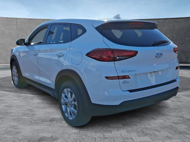 Used 2019 White Hyundai SE image 4