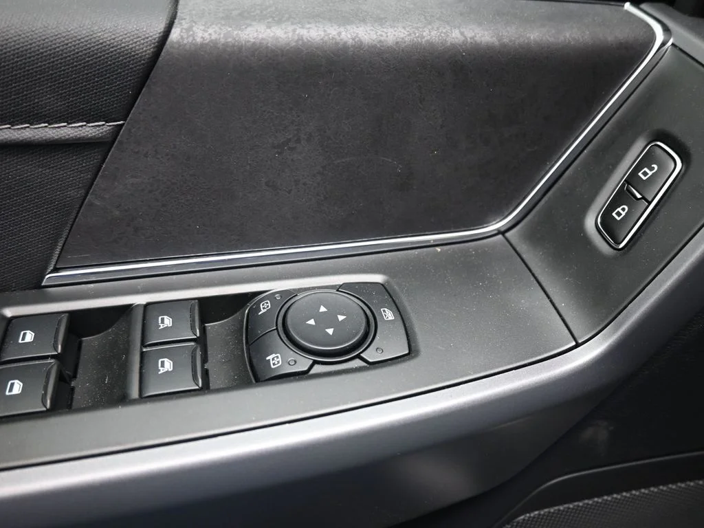 New 2026 Agate Black Metallic Ford XLT image 11