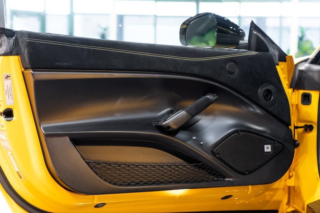 Certified Used 2016 Giallo Triplo Strato Ferrari Base image 33