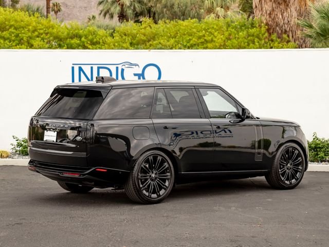 Used 2023 Santorini Black Metallic Land Rover SE image 6