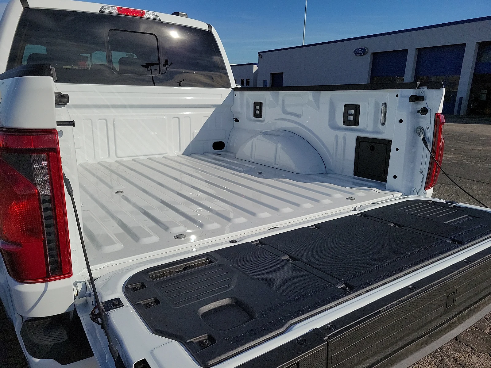 New 2026 Oxford White Ford Tremor&reg; image 8