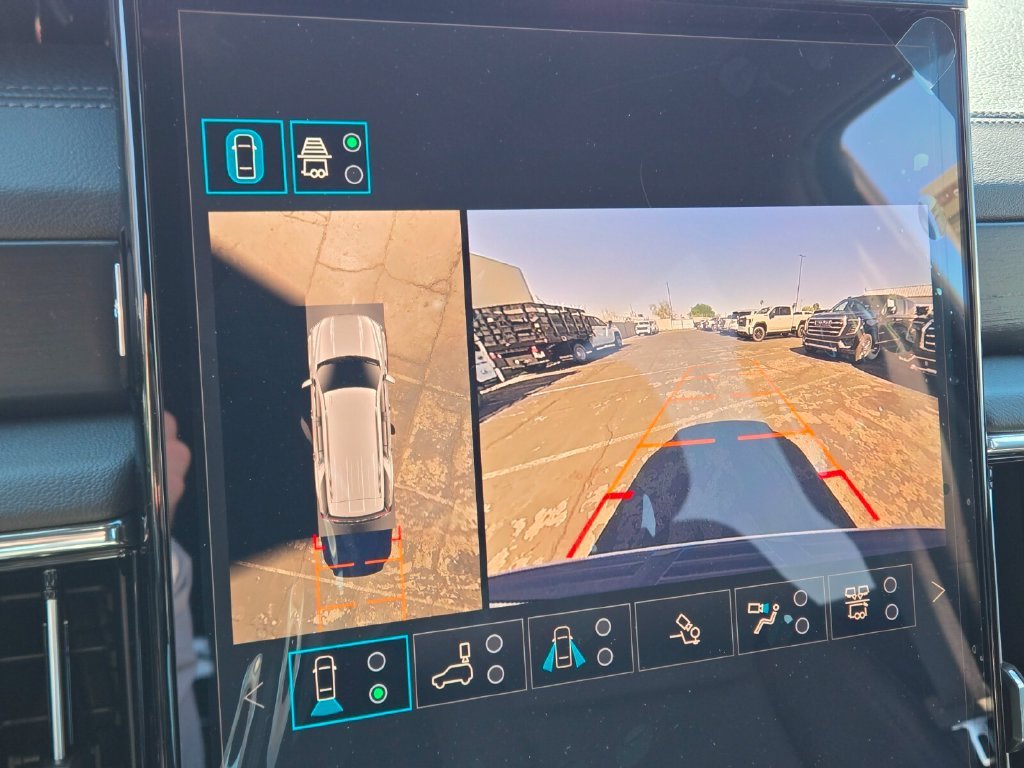 2026 GMC Yukon Denali - Photo 13