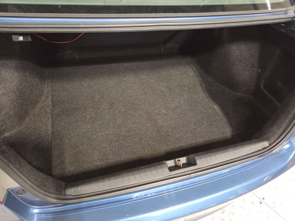 Used 2011  Honda LX image 20