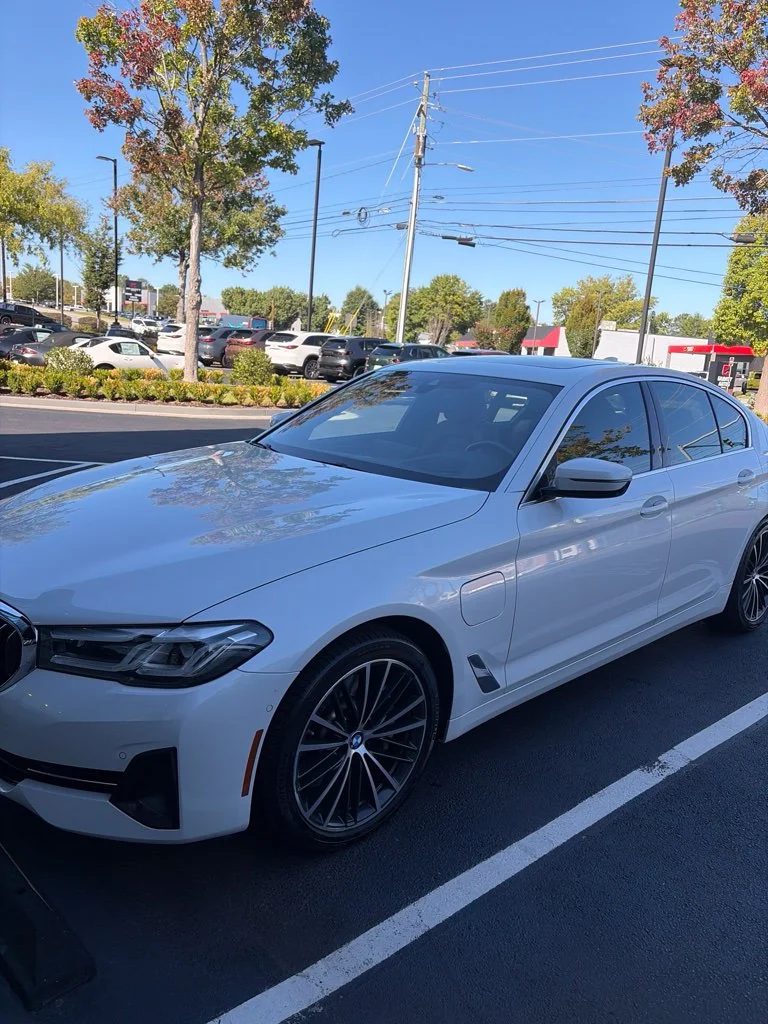 Used 2021 White BMW 530e iPerformance image 6