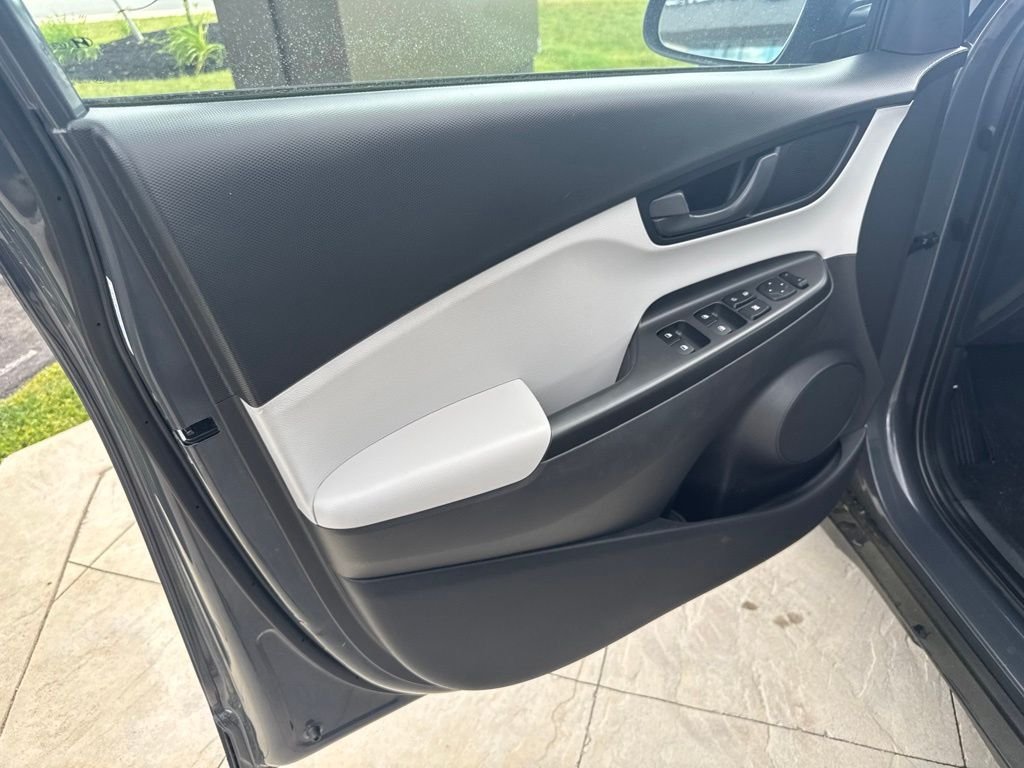 2023 Hyundai Kona SEL - Photo 11