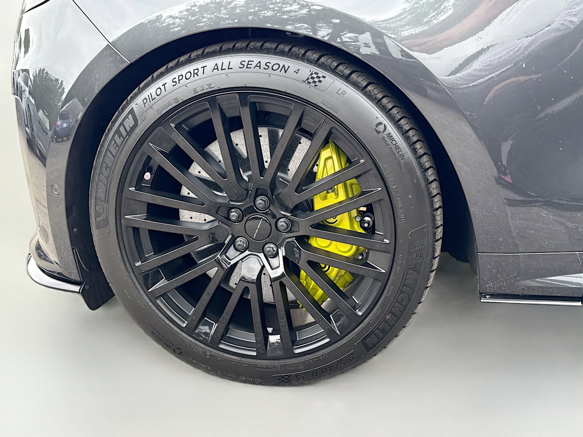 Used 2026 Gray Land Rover SV Carbon image 41