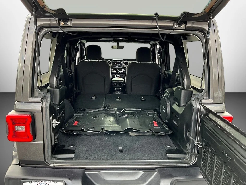 Used 2019 Gray Jeep Unlimited Sahara image 8