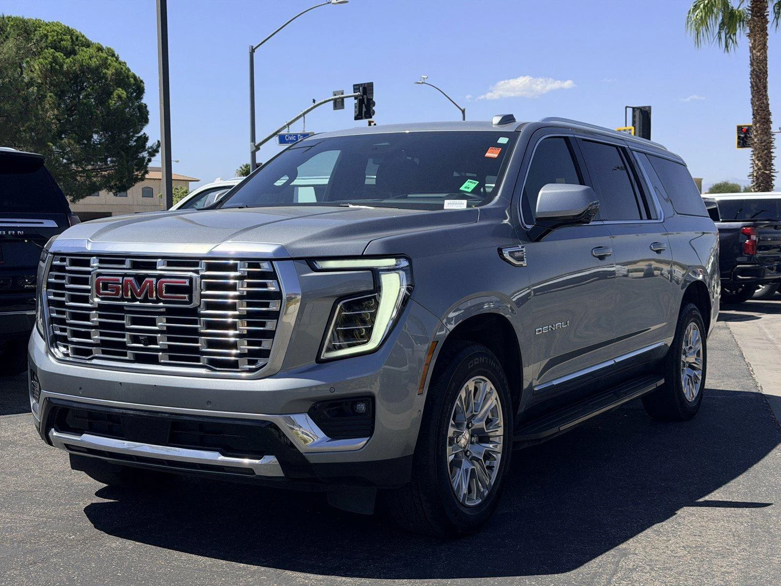 Used 2025 Sterling Metallic GMC Denali image 3