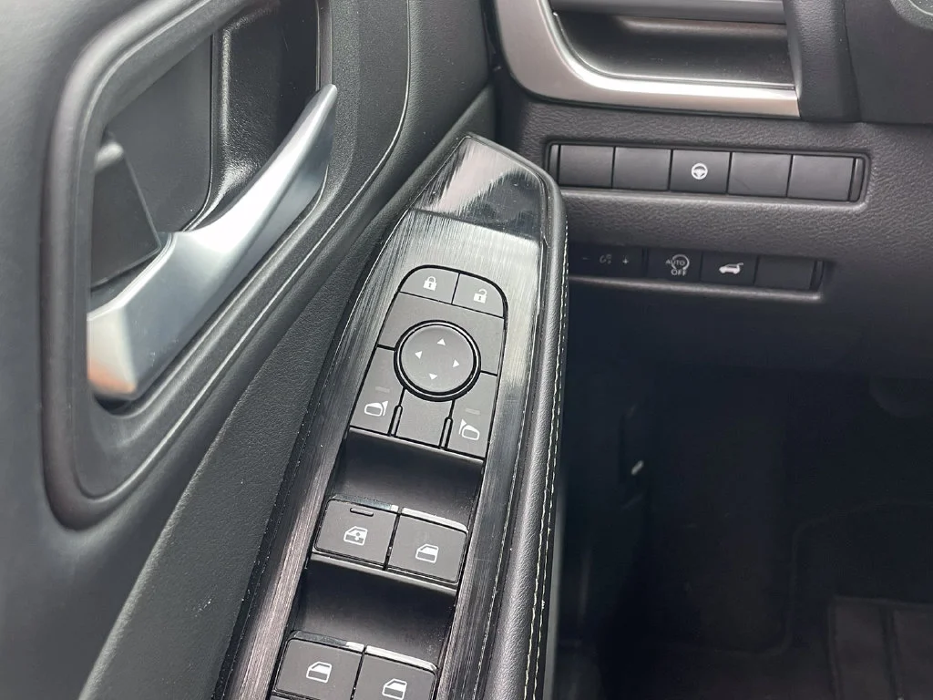 Used 2024 Silver Nissan SV image 16
