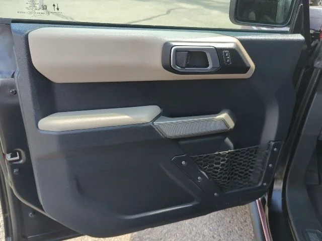 Used 2022 Red Ford Wildtrak image 17