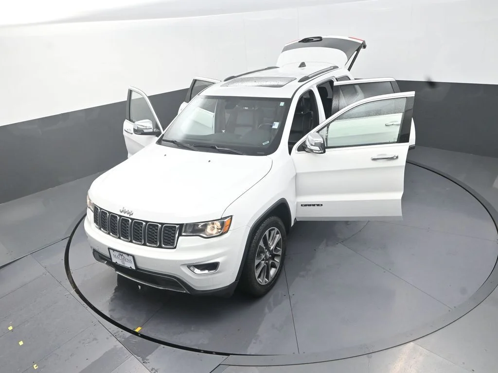 Used 2018 White Jeep Limited image 16