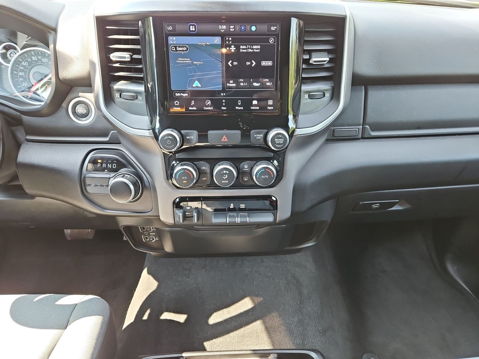 Used 2022 White Ram Big Horn/Lone Star image 11