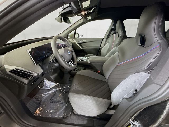 Used 2026 Gray Metallic BMW xDrive60 image 22