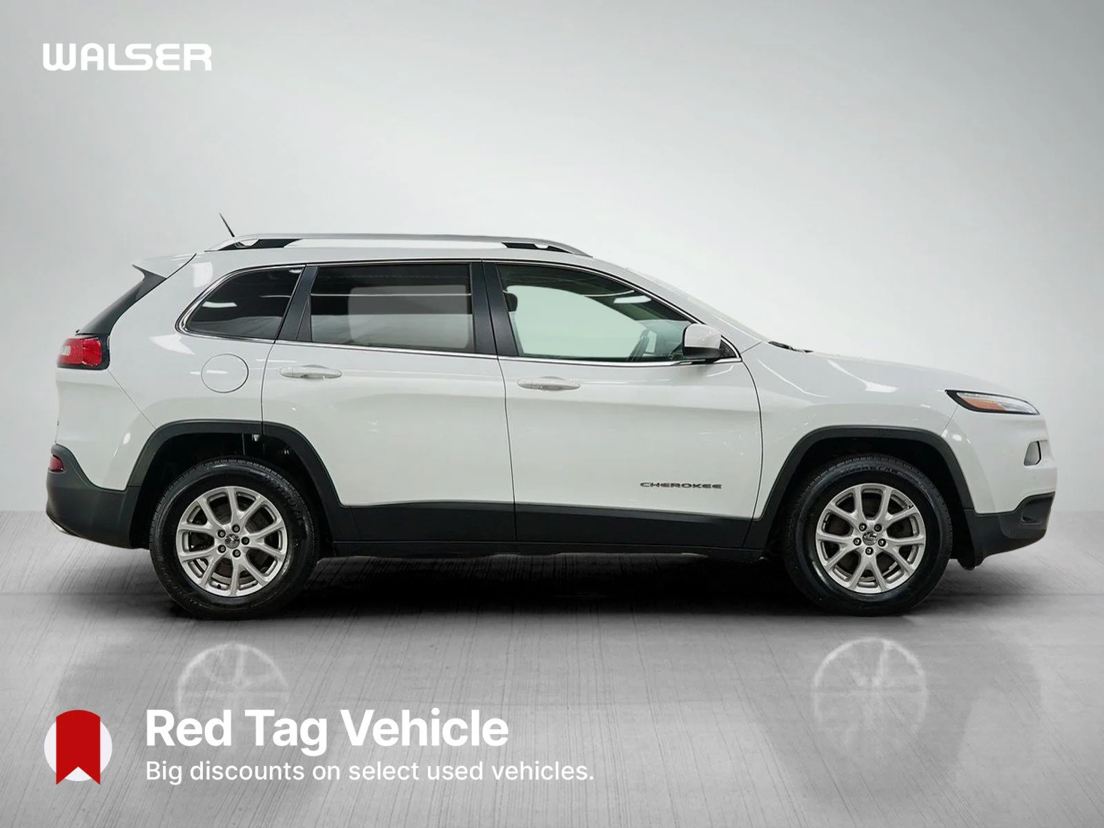 Used 2015 Bright White Clearcoat Jeep Latitude image 6