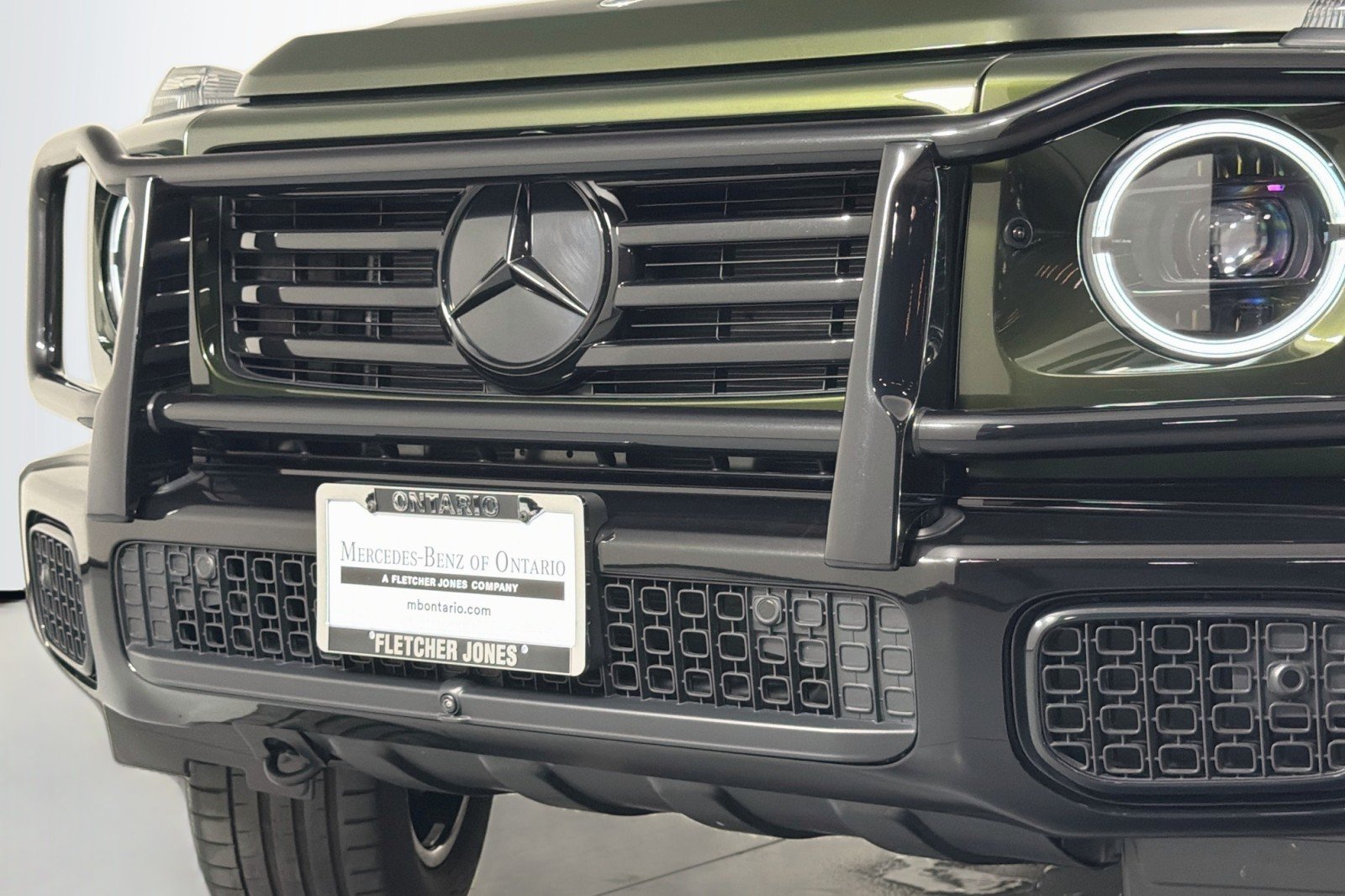 Certified Used 2025 MANUFAKTUR Olive Metallic Mercedes-Benz G 550 image 14