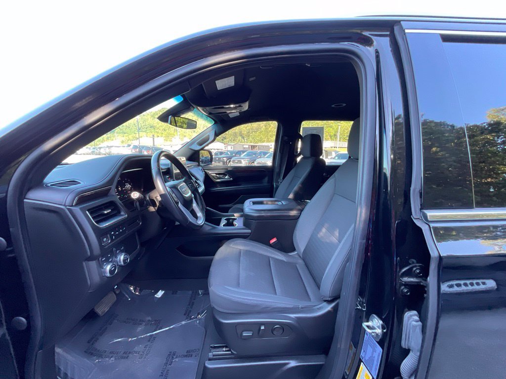 Used 2022 Black GMC SLE image 9