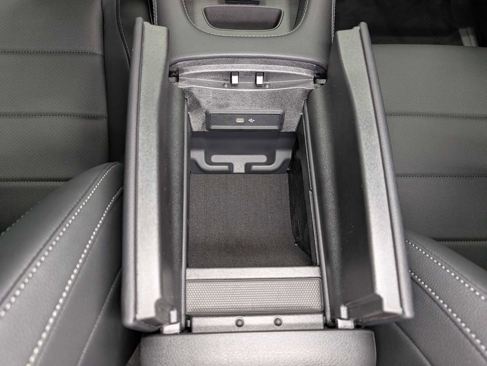 New 2026 MANUFAKTUR Moonlight White Magno Mercedes-Benz GLE 350 image 14