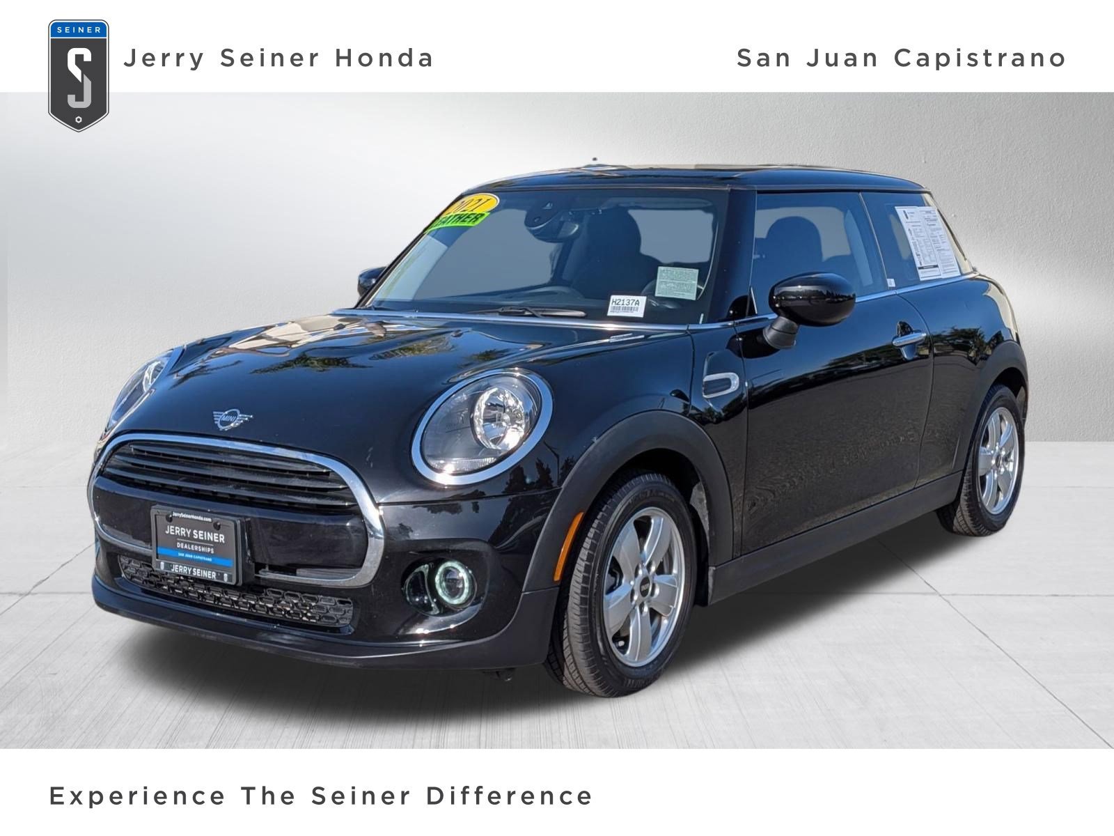 2021 MINI Hardtop Oxford Edition's photo