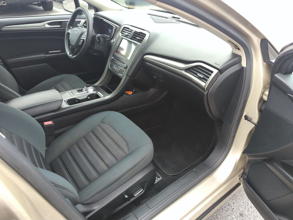 Used 2017 Gold Ford SE image 33